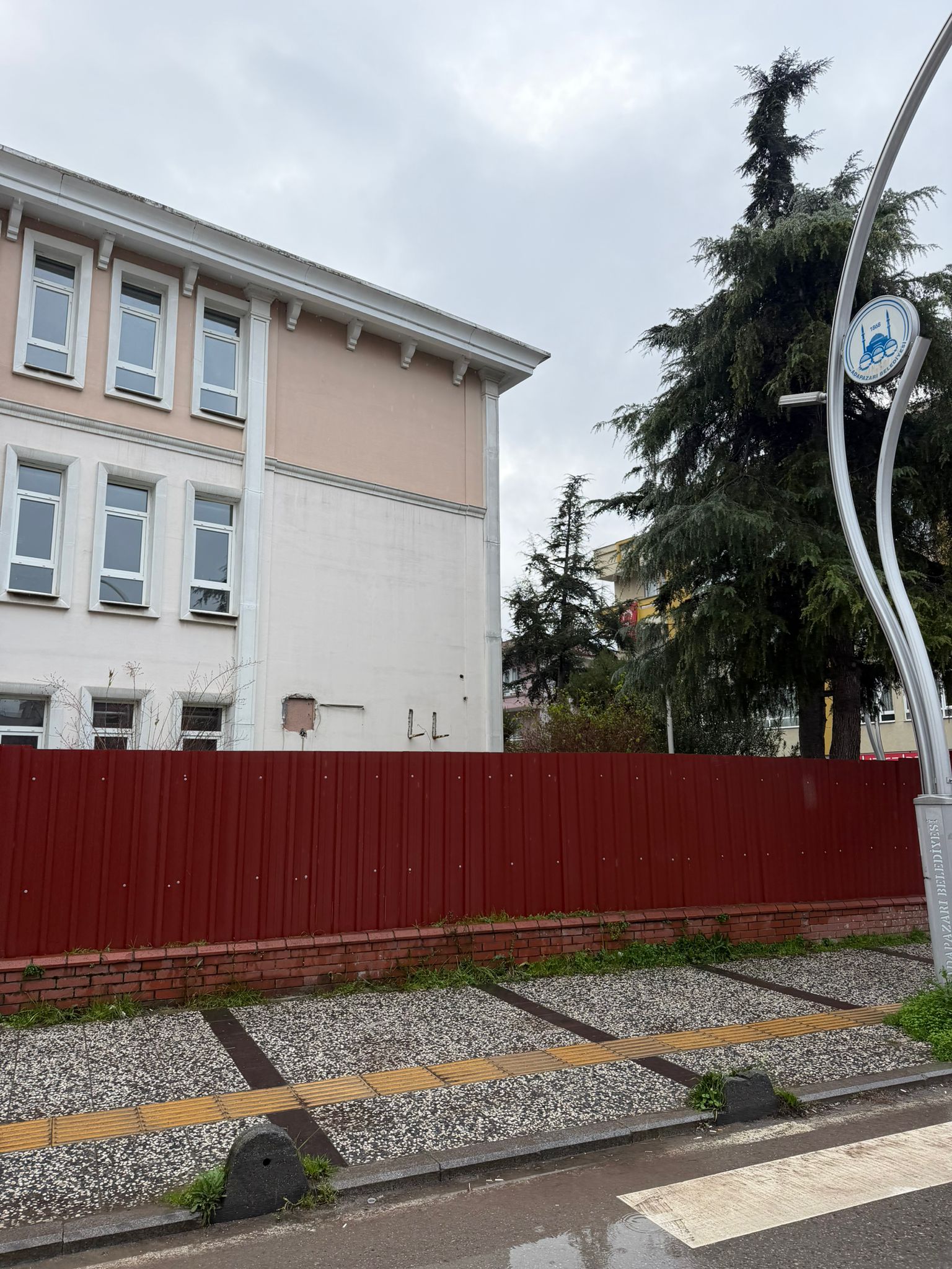 İL HALK KÜTÜPHANESİ SÖKÜM VE YIKIMA HAZIRLIK